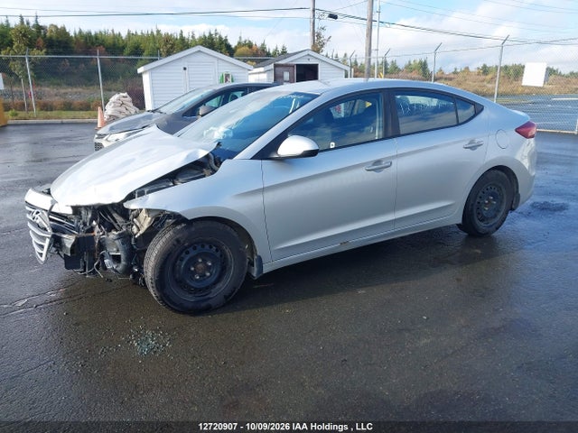 Hyundai ELANTRA SE 2018 5NPD74LF2JH327377 Image 2