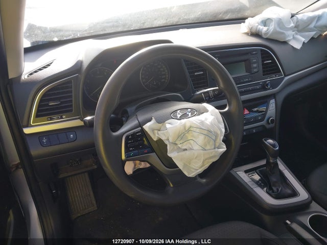 Hyundai ELANTRA SE 2018 5NPD74LF2JH327377 Image 21