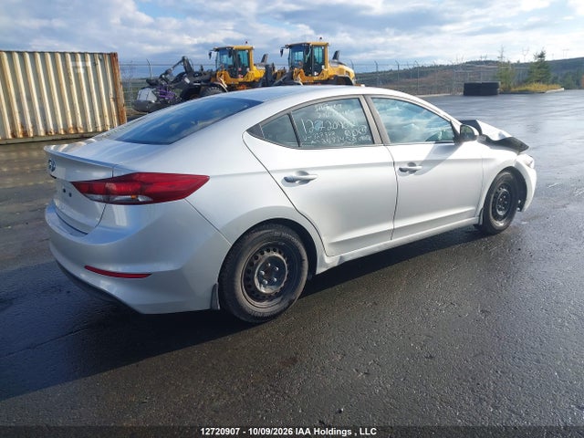 Hyundai ELANTRA SE 2018 5NPD74LF2JH327377 Image 4