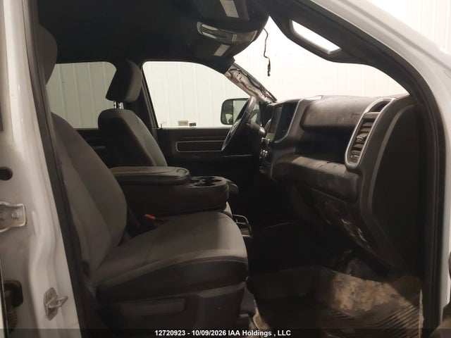 RAM 3500 Big Horn 2022 3C63R3DJ2NG243956 Image 5