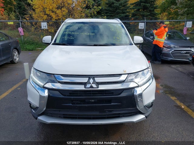 12720937 :رقم المزاد ، JA4JZ3AX2GZ605421 vin ، 2016 Mitsubishi Outlander Se مزاد بيع