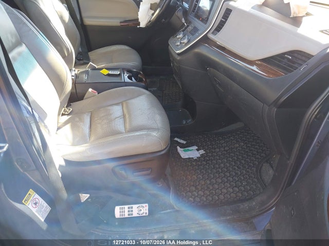 2015 Toyota Sienna Xle/limited მანქანა იყიდება აუქციონზე, vin: 5TDYK3DC2FS593515, აუქციონის ნომერი: 12721033