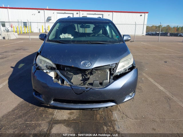 2015 Toyota Sienna Xle/limited მანქანა იყიდება აუქციონზე, vin: 5TDYK3DC2FS593515, აუქციონის ნომერი: 12721033