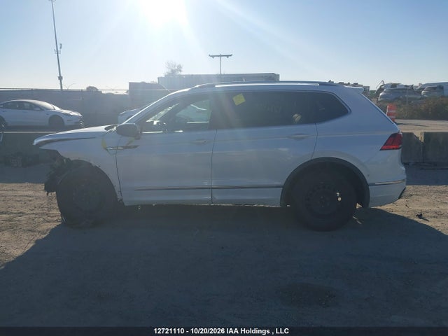 12721110 :رقم المزاد ، 3VV4B7AX7NM155909 vin ، 2022 Volkswagen Tiguan Sel R-line مزاد بيع