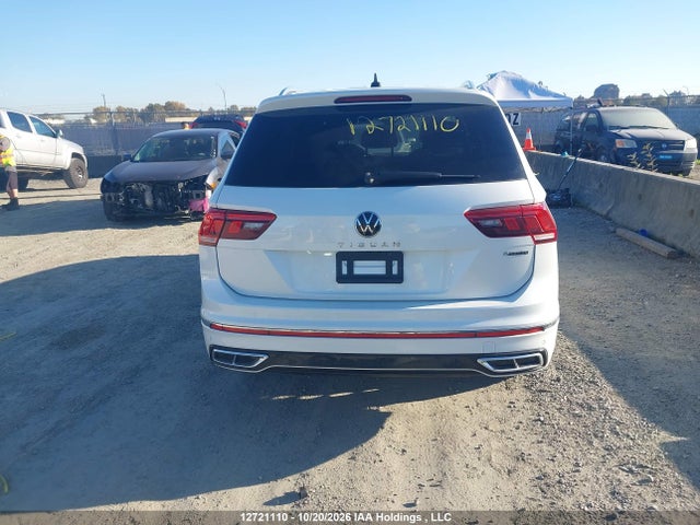 12721110 :رقم المزاد ، 3VV4B7AX7NM155909 vin ، 2022 Volkswagen Tiguan Sel R-line مزاد بيع
