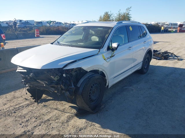 12721110 :رقم المزاد ، 3VV4B7AX7NM155909 vin ، 2022 Volkswagen Tiguan Sel R-line مزاد بيع