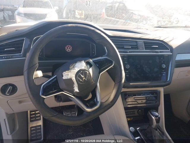 12721110 :رقم المزاد ، 3VV4B7AX7NM155909 vin ، 2022 Volkswagen Tiguan Sel R-line مزاد بيع