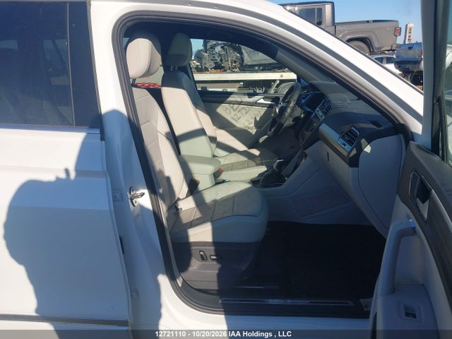 12721110 :رقم المزاد ، 3VV4B7AX7NM155909 vin ، 2022 Volkswagen Tiguan Sel R-line مزاد بيع