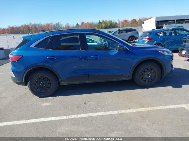 12721227 :رقم المزاد ، 1FMCU9CZ2NUB05697 vin ، 2022 Ford Escape Sel مزاد بيع