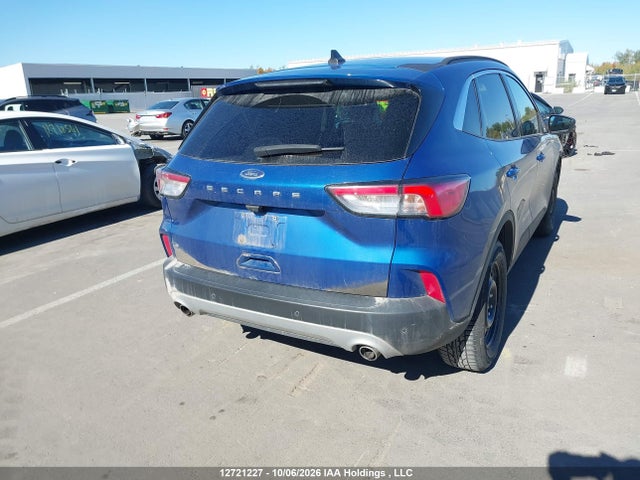 12721227 :رقم المزاد ، 1FMCU9CZ2NUB05697 vin ، 2022 Ford Escape Sel مزاد بيع