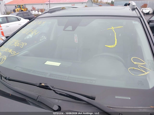 Toyota RAV4 2018 2T3DFREV7JW713628 Image 16