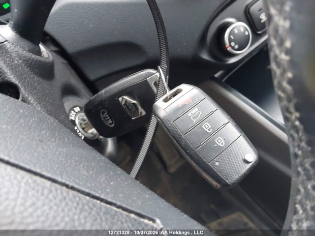 KIA Rondo 2015 KNAHT8A39F7122855 Image 11