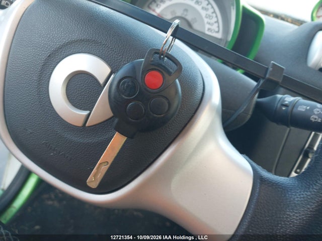 Smart Fortwo Electric Drive Passion 2014 WMEEJ9AA0EK780917 Image 11