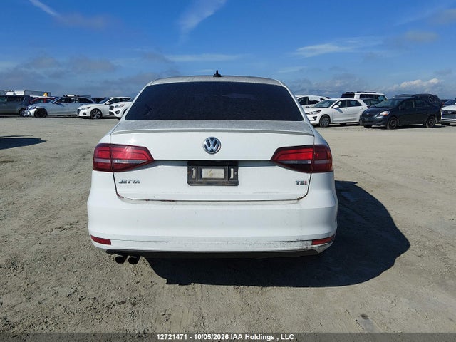 12721471 :رقم المزاد ، 3VWDB7AJ7HM300846 vin ، 2017 Volkswagen Jetta Wolfsburg Edition مزاد بيع