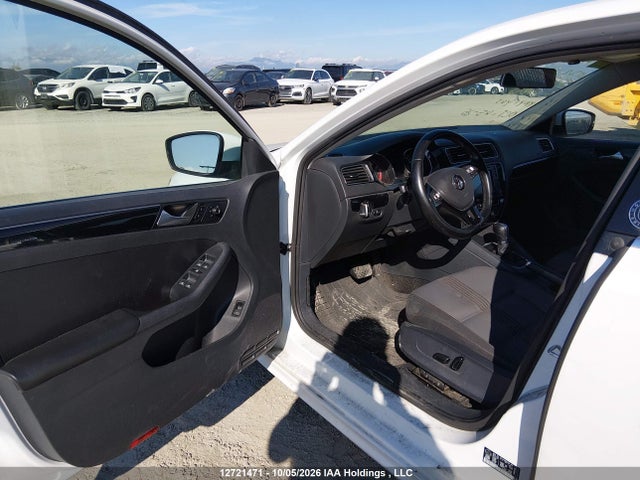 12721471 :رقم المزاد ، 3VWDB7AJ7HM300846 vin ، 2017 Volkswagen Jetta Wolfsburg Edition مزاد بيع