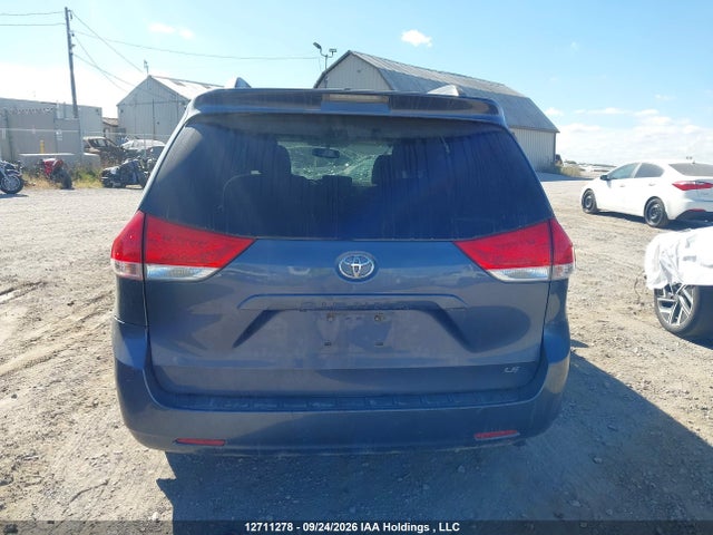 Продажа на аукционе авто 2013 Toyota Sienna Le, vin: 5TDKK3DC4DS343132, номер лота: 12711278