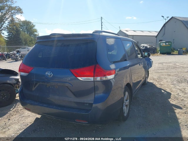 Продажа на аукционе авто 2013 Toyota Sienna Le, vin: 5TDKK3DC4DS343132, номер лота: 12711278