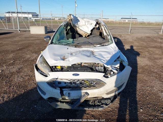 Ford FOCUS SE 2016 1FADP3K20GL400295 Image 10