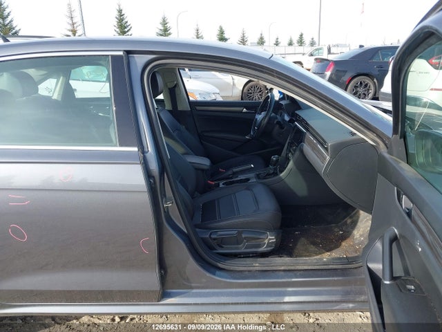 Продажа на аукционе авто 2021 Volkswagen Passat Highline, vin: 1VWBA7A31MC015938, номер лота: 12695631