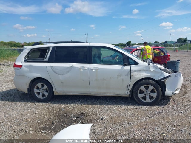 Aukcja sprzedaży 2012 Toyota Sienna, vin: 5TDKK3DC0CS193809, numer aukcji: 12691393