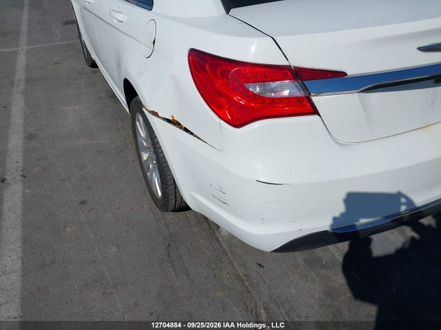 12704884 :رقم المزاد ، 1C3CCBAB6DN751357 vin ، 2013 Chrysler 200 Lx مزاد بيع