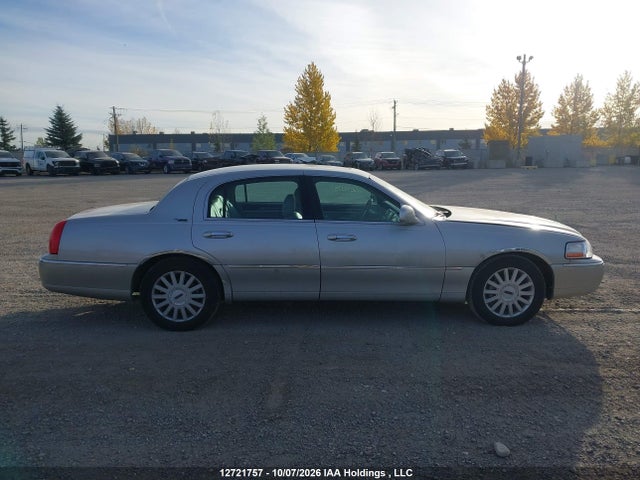 2005 Lincoln Town Car Signature Limited მანქანა იყიდება აუქციონზე, vin: 1LNHM82W45Y663874, აუქციონის ნომერი: 12721757