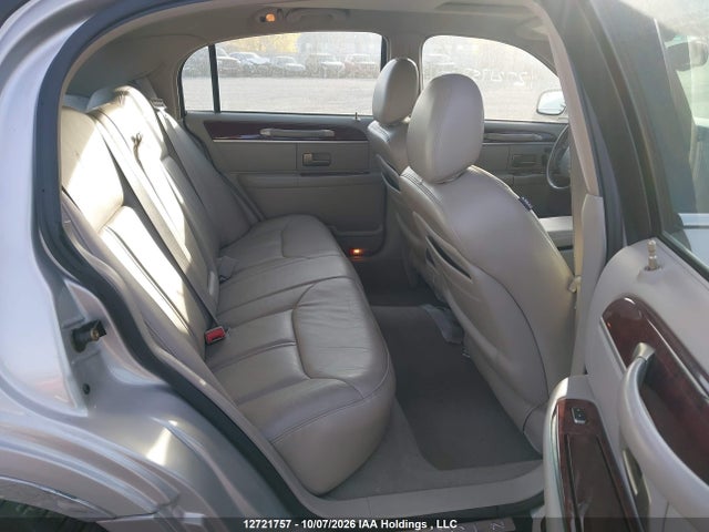 2005 Lincoln Town Car Signature Limited მანქანა იყიდება აუქციონზე, vin: 1LNHM82W45Y663874, აუქციონის ნომერი: 12721757