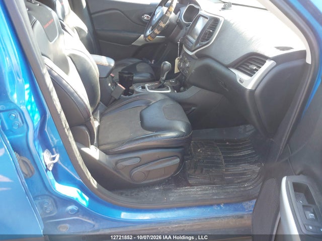 12721852 :رقم المزاد ، 1C4PJMBS1HW608183 vin ، 2017 Jeep Cherokee Trailhawk مزاد بيع