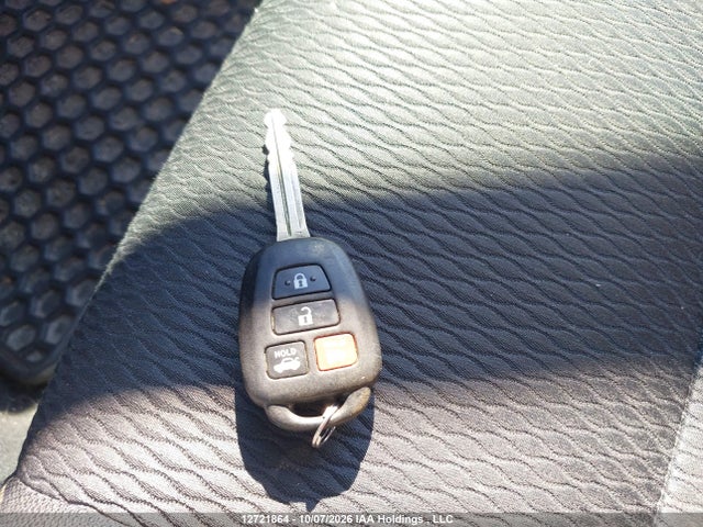 Продажа на аукционе авто 2017 Toyota Corolla L/le/xle/se/xse, vin: 2T1BURHE2HC751927, номер лота: 12721864