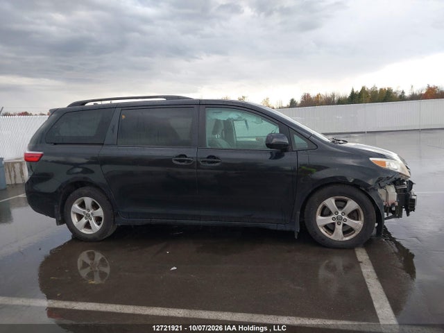 Toyota Sienna 2018 5TDKZ3DC6JS951726 Image 14