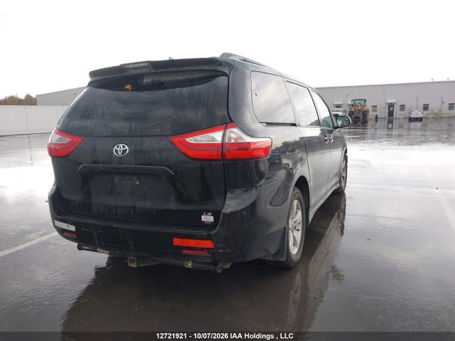 Toyota Sienna 2018 5TDKZ3DC6JS951726 Image 4