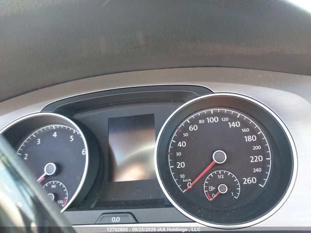 12702600 :رقم المزاد ، 3VW217AUXHM038325 vin ، 2017 Volkswagen Golf 1.8 Tsi Comfortline/1.8 Tsi Highline/1.8 Tsi Trendline مزاد بيع