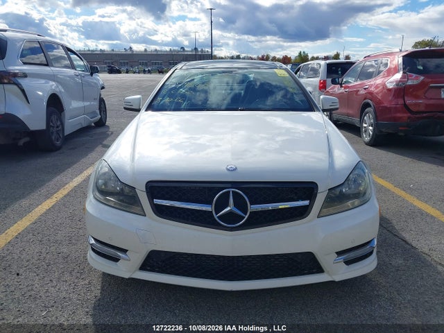 2012 Mercedes-benz C 250 მანქანა იყიდება აუქციონზე, vin: WDDGJ4HB4CF798681, აუქციონის ნომერი: 12722236