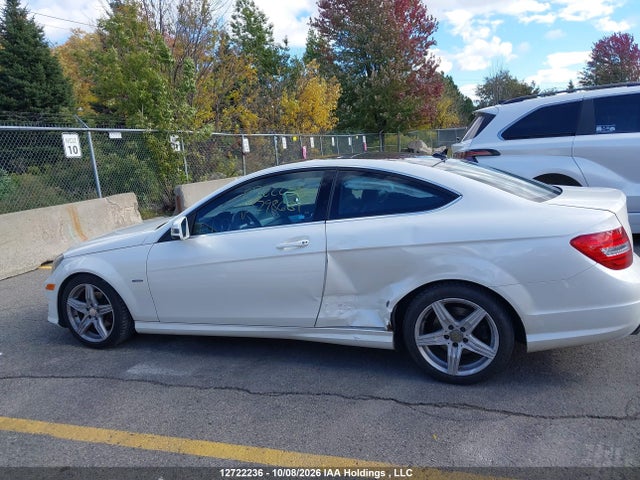 2012 Mercedes-benz C 250 მანქანა იყიდება აუქციონზე, vin: WDDGJ4HB4CF798681, აუქციონის ნომერი: 12722236