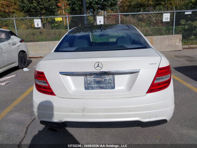 2012 Mercedes-benz C 250 მანქანა იყიდება აუქციონზე, vin: WDDGJ4HB4CF798681, აუქციონის ნომერი: 12722236