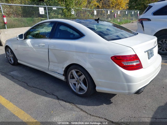 2012 Mercedes-benz C 250 მანქანა იყიდება აუქციონზე, vin: WDDGJ4HB4CF798681, აუქციონის ნომერი: 12722236