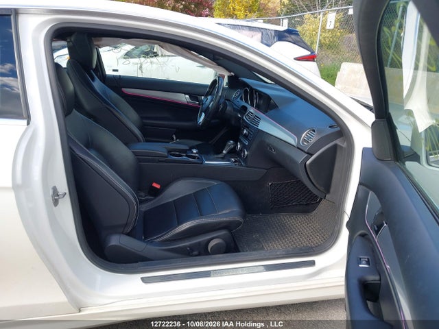 2012 Mercedes-benz C 250 მანქანა იყიდება აუქციონზე, vin: WDDGJ4HB4CF798681, აუქციონის ნომერი: 12722236