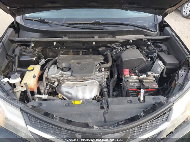 2T3ZFREV3FW151076 Toyota RAV4 LE