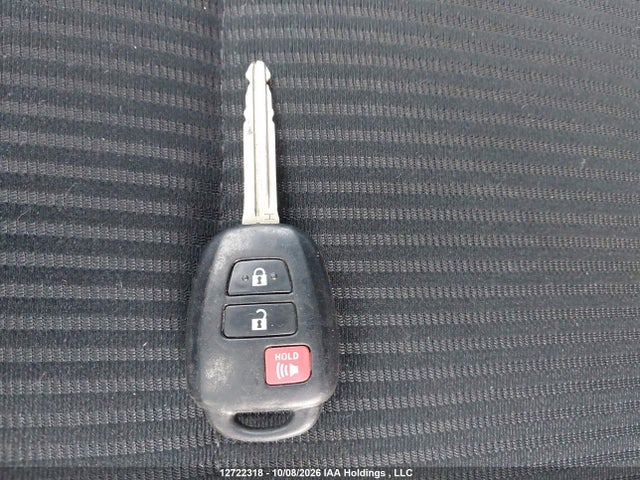 2T3ZFREV3FW151076 Toyota RAV4 LE