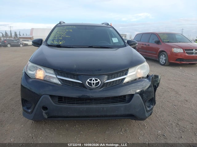 2T3ZFREV3FW151076 Toyota RAV4 LE