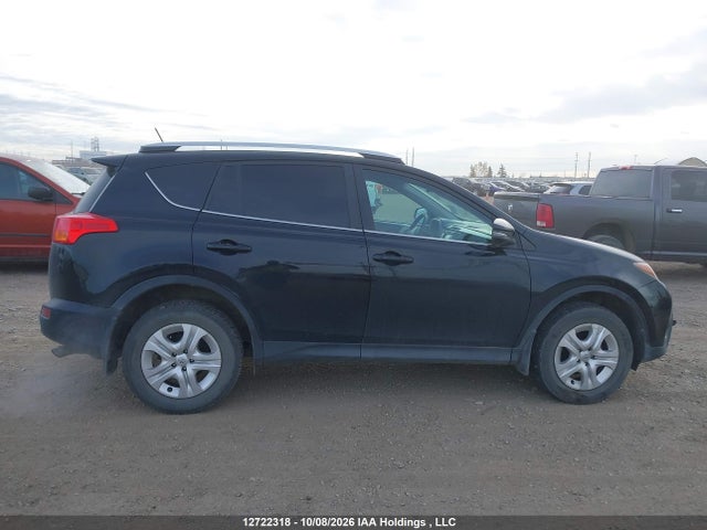 2T3ZFREV3FW151076 Toyota RAV4 LE