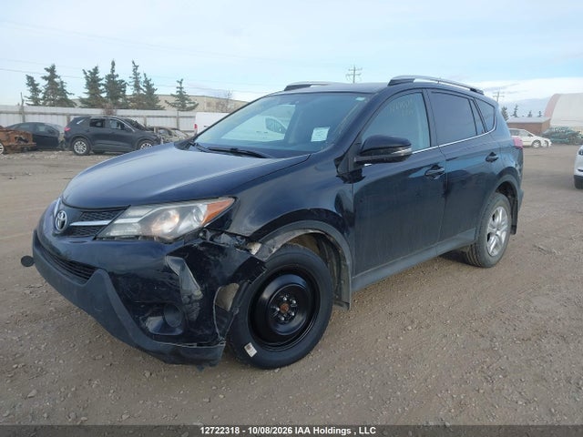 2T3ZFREV3FW151076 Toyota RAV4 LE