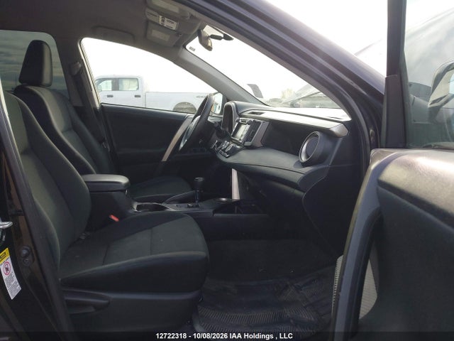 2T3ZFREV3FW151076 Toyota RAV4 LE