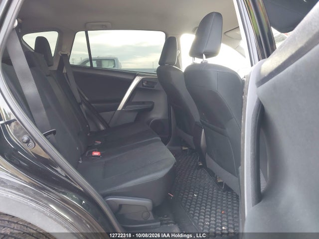 2T3ZFREV3FW151076 Toyota RAV4 LE