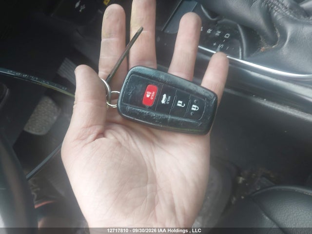 12717810 :رقم المزاد ، 4T1B11HK8JU634079 vin ، 2018 Toyota Camry L/le/xle/se/xse مزاد بيع