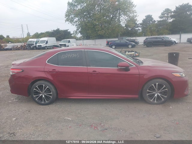12717810 :رقم المزاد ، 4T1B11HK8JU634079 vin ، 2018 Toyota Camry L/le/xle/se/xse مزاد بيع