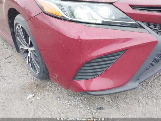 12717810 :رقم المزاد ، 4T1B11HK8JU634079 vin ، 2018 Toyota Camry L/le/xle/se/xse مزاد بيع