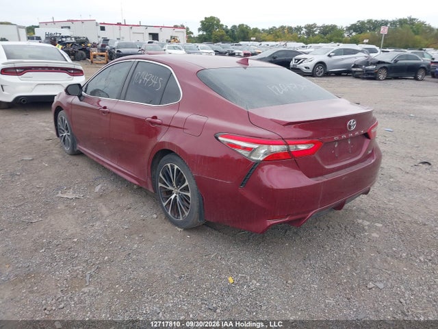 12717810 :رقم المزاد ، 4T1B11HK8JU634079 vin ، 2018 Toyota Camry L/le/xle/se/xse مزاد بيع