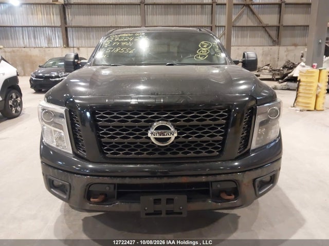 12722427 :رقم المزاد ، 1N6AA1E59JN518556 vin ، 2018 Nissan Titan Platinum/pro-4x/s/sl Midnight Edition/sv/sv Midnight Edition مزاد بيع
