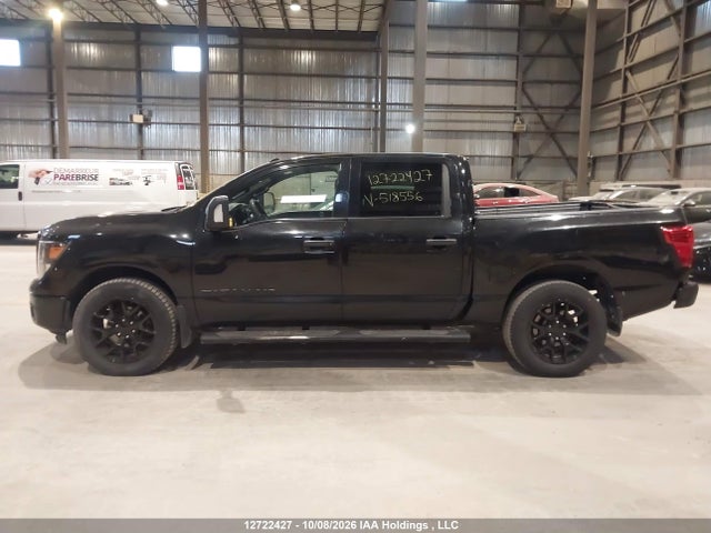 12722427 :رقم المزاد ، 1N6AA1E59JN518556 vin ، 2018 Nissan Titan Platinum/pro-4x/s/sl Midnight Edition/sv/sv Midnight Edition مزاد بيع